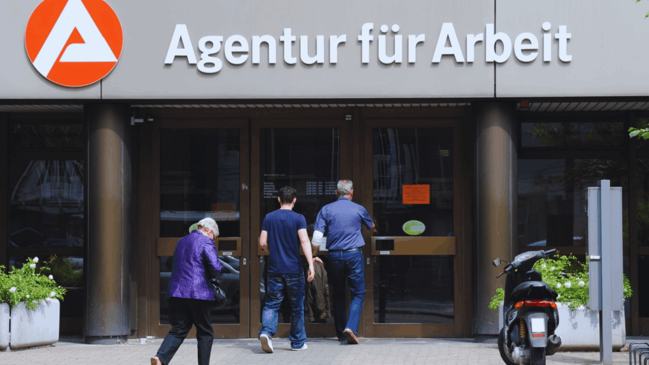 How Much Is Deutsche Bürgergeld? Monthly Payments and Benefits