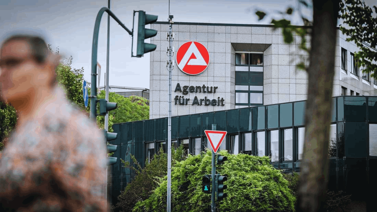 How Much Is Deutsche Bürgergeld? Monthly Payments and Benefits