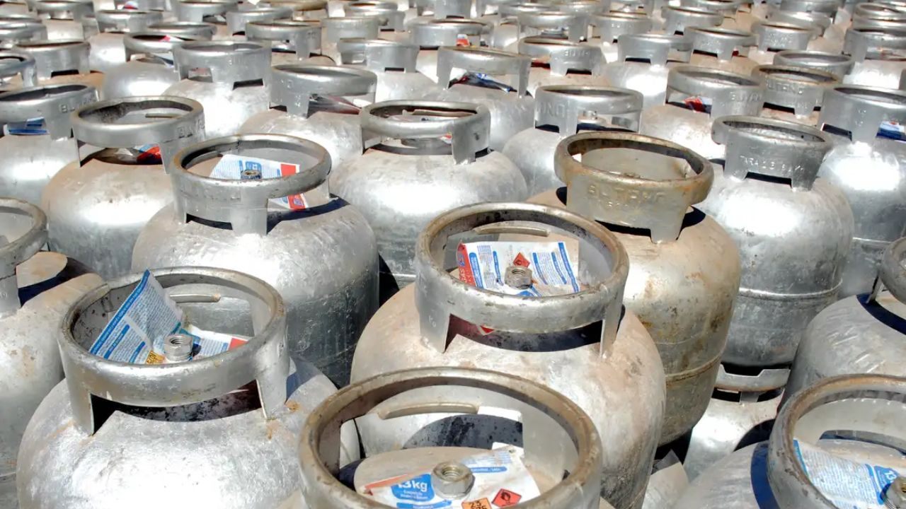 Auxílio Gás: Gas Allowance for Low-Income Families