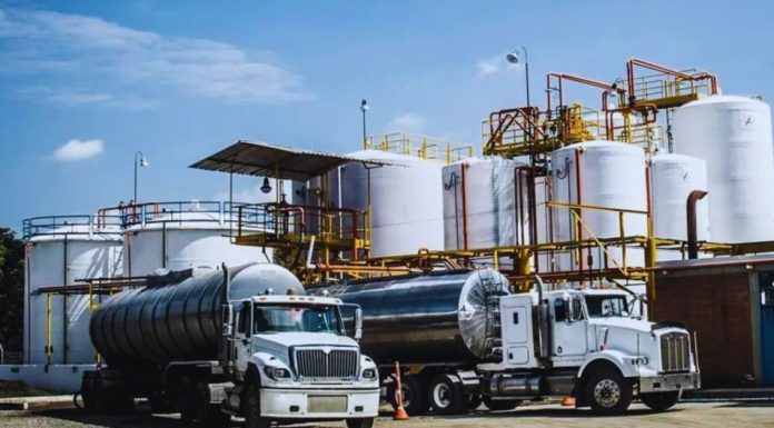 Oil Field Truck Driver Jobs: Lucrative Careers in Transportation & Energy
