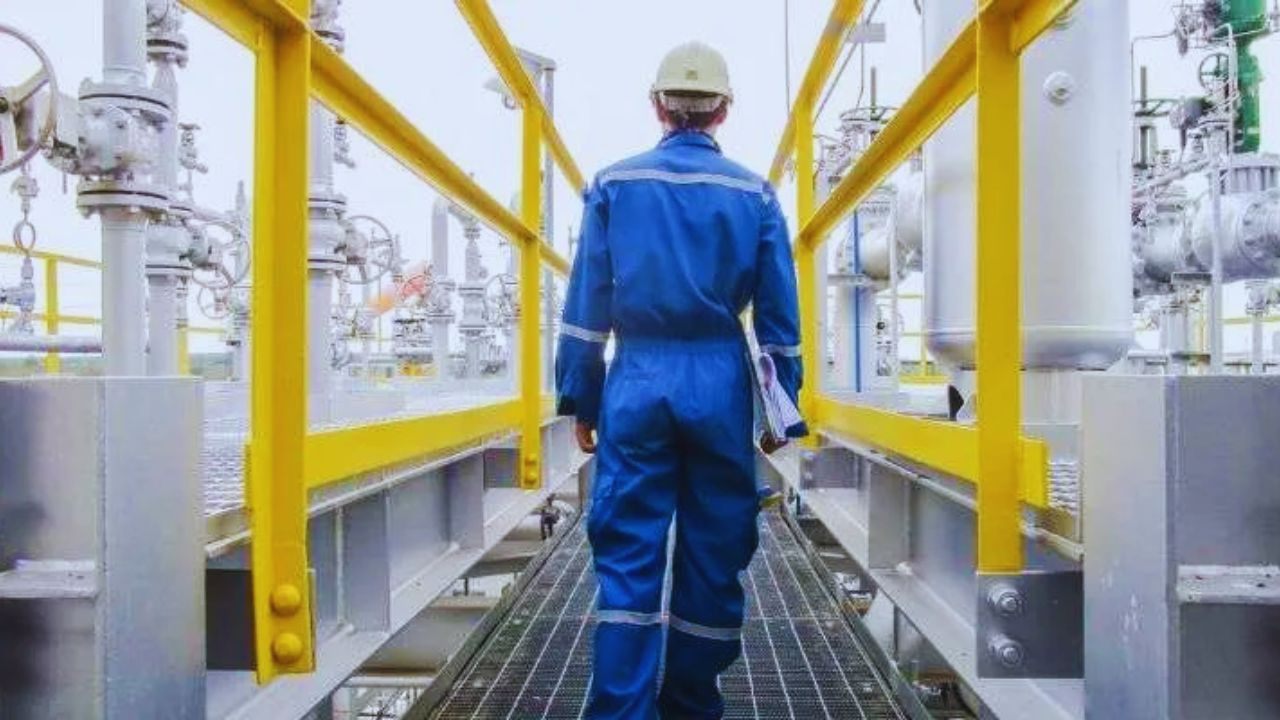 Refinery Jobs in the United States: Find Secure Careers and Growing Opportunities